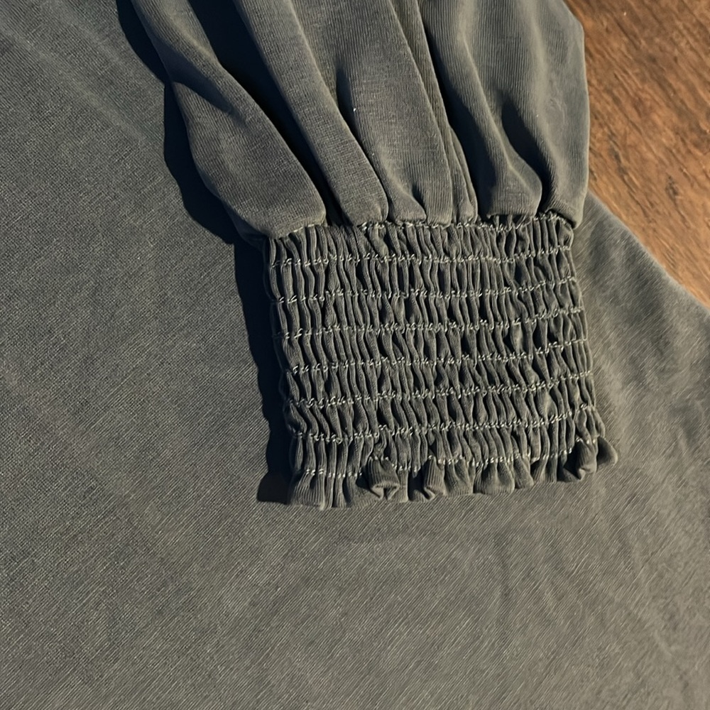 Green Envelope S half sleeve top - Picture 6 of 8